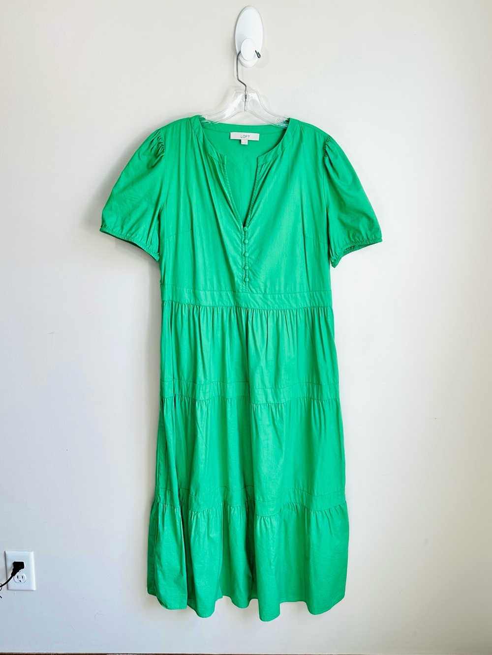 LOFT Tiered Puff Sleeve Midi Dress in Kelly Green Size 12 - Picture 2 of 15
